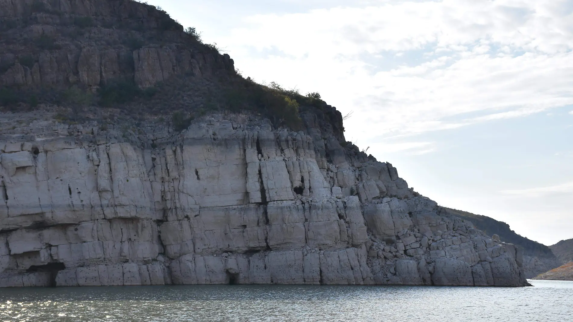 niveles de presa y cortina ,compuertaas (22)